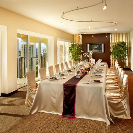 Hilton Waikiki Beach Hotel 